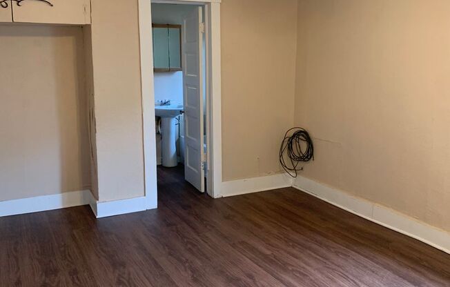 2 Bedroom 2 Bath with a large Additional Room