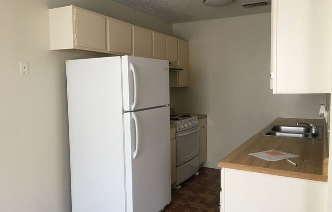 302 S Green 9-12