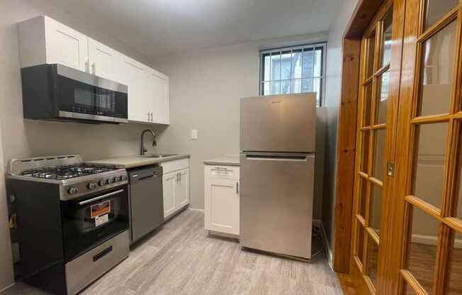 3 beds, 1 bath, $4,800, Unit 5