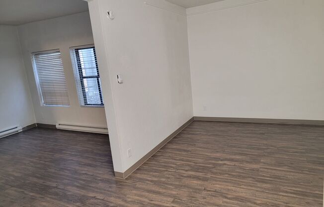 Studio, 1 bath, 324 sqft, $900, Unit 408