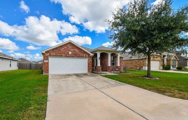 Come see this beautiful home in Brunswick Lakes