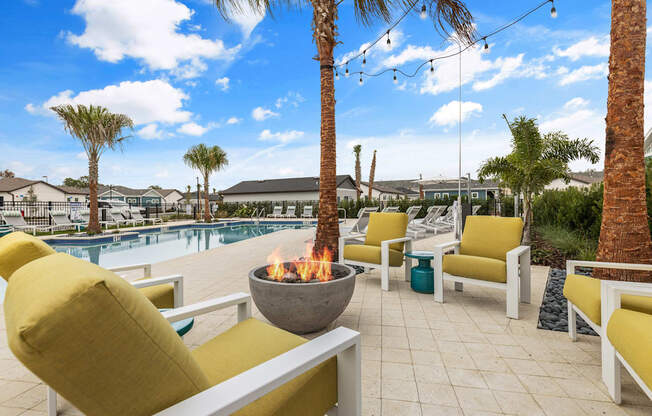 Outdoor Fire Pit at Avilla Cypress Creek, Sun City Center, FL 33573