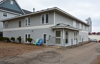 612 University Ave SE