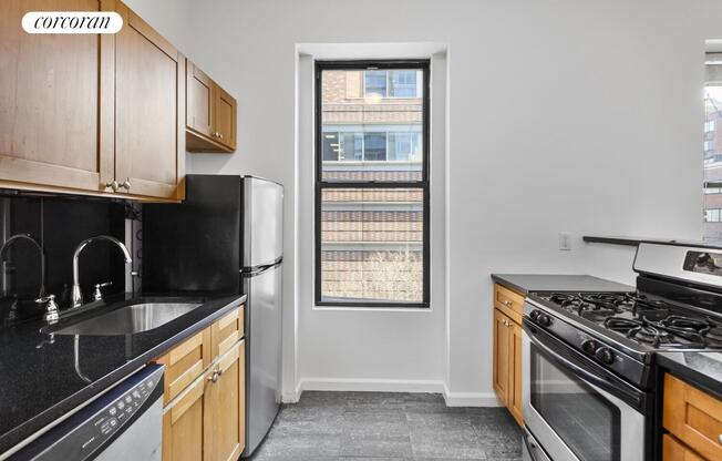100 W 67 ST 4 SE
