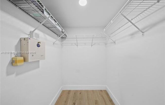 1 bed, 1 bath, $3,500, Unit # 1907