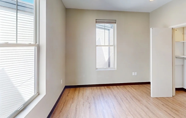 3 beds, 2 baths, 1,200 sqft, $5,300, Unit Unit 7