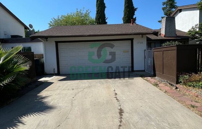 3 BEDROOM 2 BATH HOME MOVE IN READY IN MODESTO!