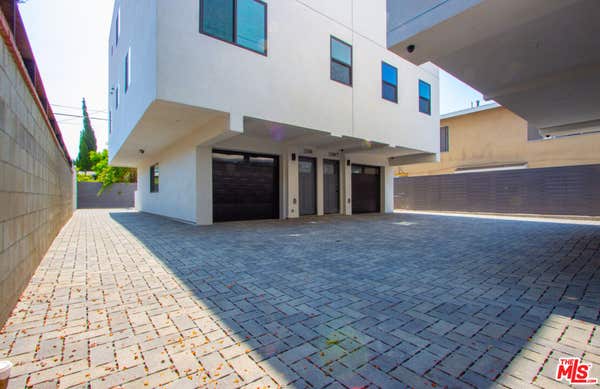 2208 HAUSER BLVD