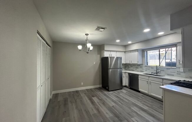 Beautifully Updated 2-Bedroom Condo with Modern Finishes