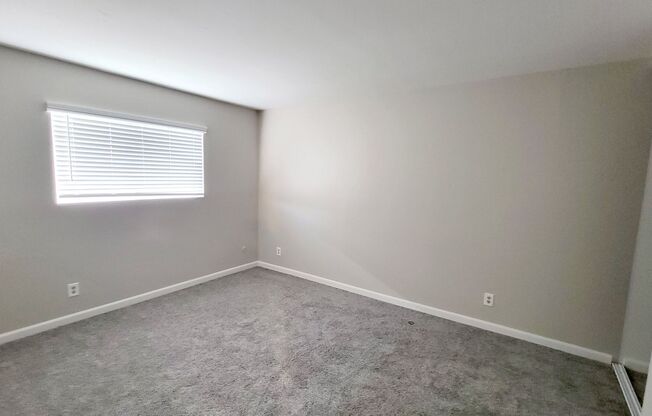 2 beds, 1 bath, 900 sqft, $1,995, Unit 10
