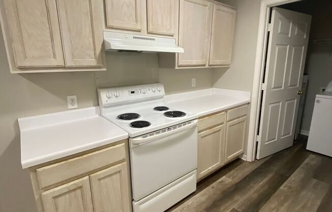 1 bed, 1 bath, 660 sqft, $600, Unit Unit # 71