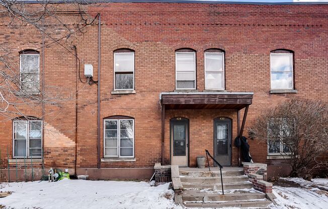 1 bed, 1 bath, 700 sqft, $1,250, Unit 6