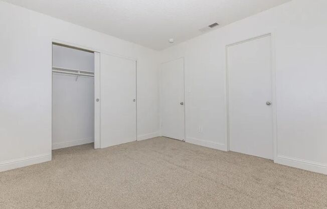2 beds, 1.5 baths, 840 sqft, $1,420, Unit 14-209