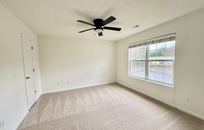 2 beds, 2 baths, $1,395, Unit 321-302