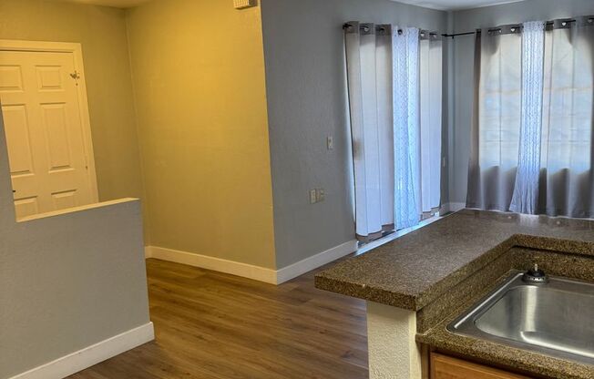 2 beds, 2 baths, $1,775, Unit # 3101