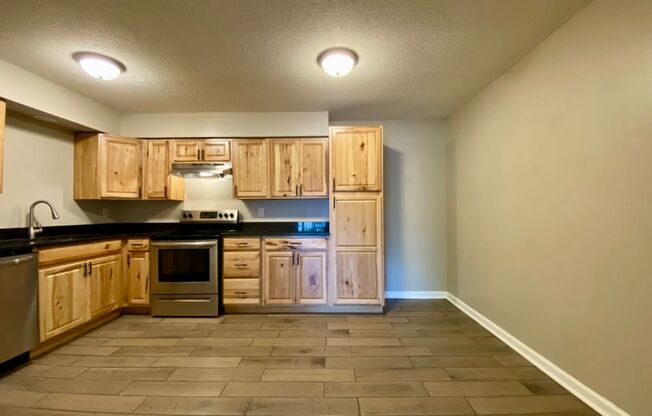 2 beds, 1 bath, 850 sqft, $1,250, Unit 959-302