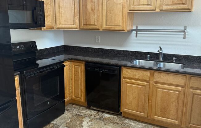 SPACIOUS 2 BEDROOM, 2 BATHROOM UPSTAIRS UNIT IN COURTYARD BERRYESSA. MUST SEE!!!