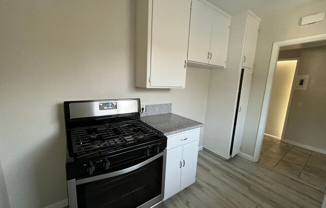 2 beds, 1 bath, $2,590, Unit 13408