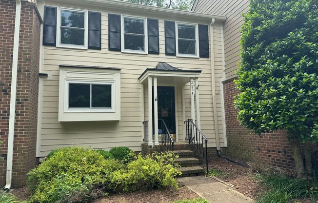 LARGE 3 Bed | 3.5 Bath Townhouse in Raleigh - Fenced Yard!