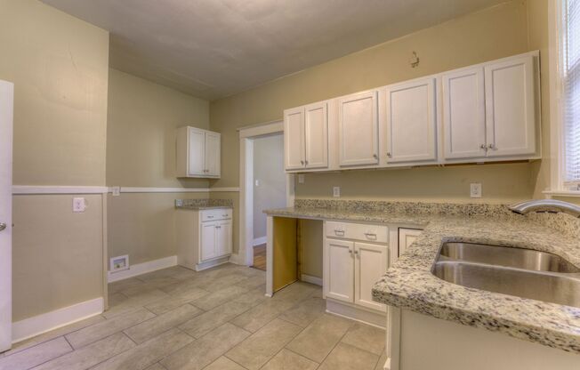 2 beds, 1 bath, $1,395