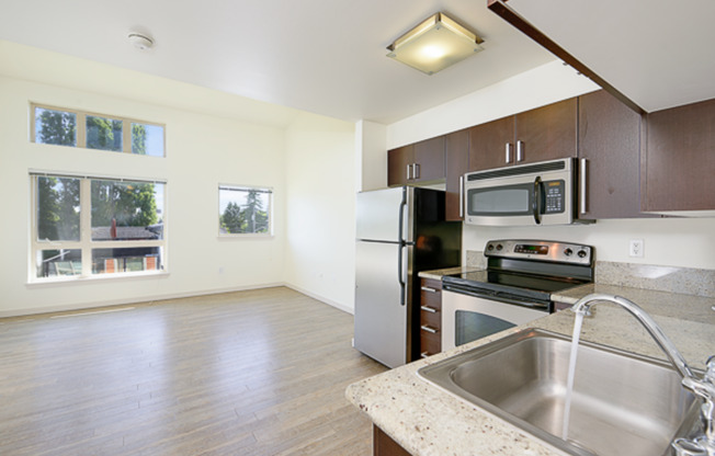 Studio, 1 bath, 461 sqft, $1,550, Unit 307