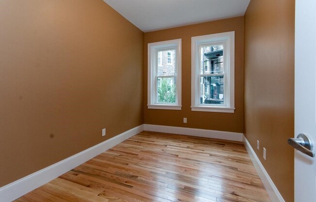 6 Lothian Rd #3