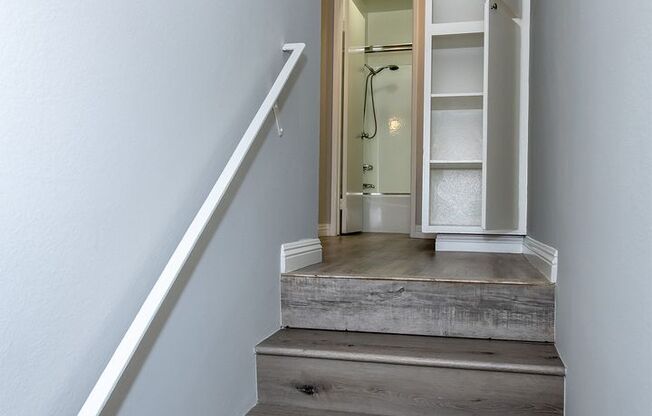 2 beds, 1.5 baths, 990 sqft, $2,395, Unit 241