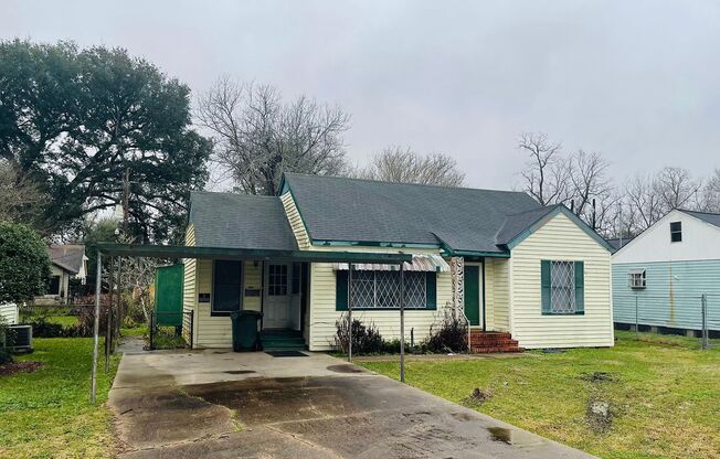 5267 Sunset Ave Beaumont, TX 77705