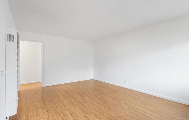2136 Lincoln Ave #J - 1 bedroom | 1 bath