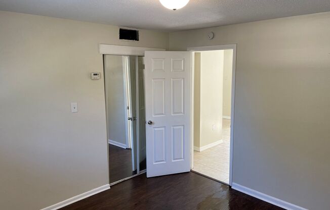 2 beds, 1 bath, 700 sqft, $1,150, Unit OCWK11