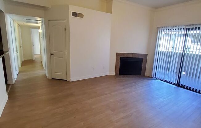 2 beds, 2 baths, $1,795, Unit 320