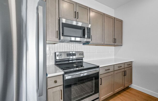 2 beds, 1 bath, 838 sqft, $1,895, Unit 413