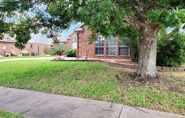 3/BR, 2/BA Home with Spacious Layout & Large Backyard