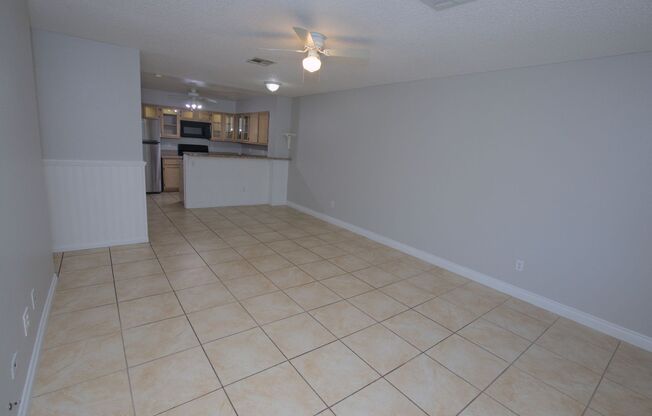 2 beds, 2 baths, $1,200, Unit # #C