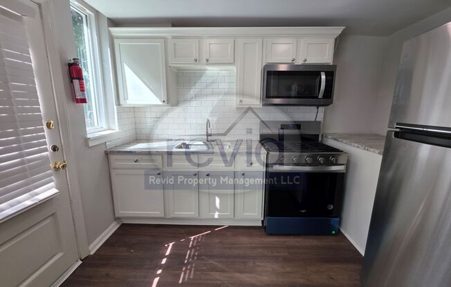 2 beds, 1 bath, 752 sqft, $995, Unit 1301-4