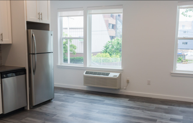 1 bed, 1 bath, 580 sqft, $1,350, Unit 4A