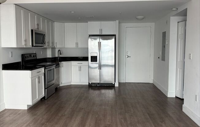 1 bed, 1 bath, 616 sqft, $1,950, Unit Unit 613