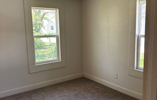 Recently refreshed 1 bedroom house