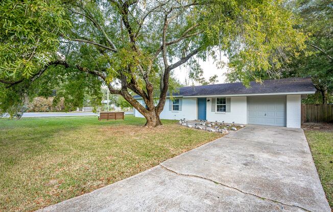 Adorable Rental Near Downtown Ocean Springs!