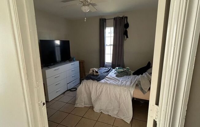 2 beds, 1 bath, $1,050