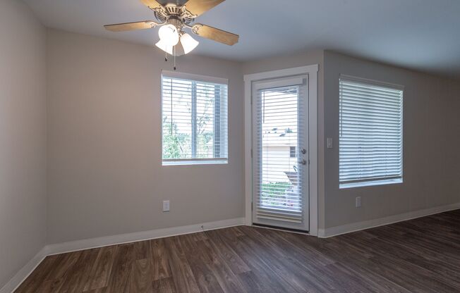 1 bed, 1 bath, 612 sqft, $1,300, Unit 323