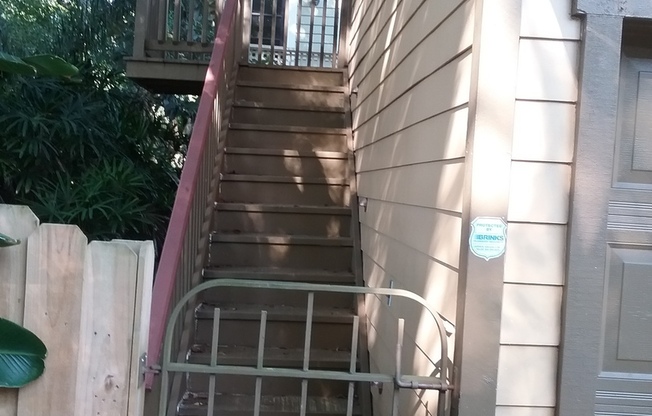 2 Bedroom 1 Bath Carriage House in Historic Orlando for RENT!