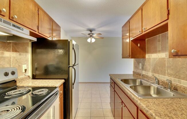 1 bed, 1 bath, 605 sqft, $1,000, Unit 114u