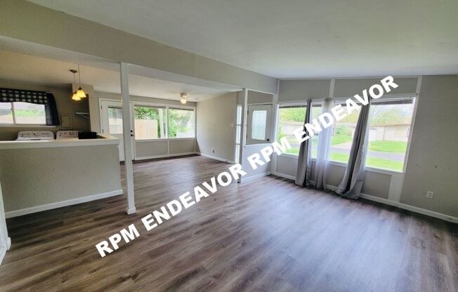 Updated Florissant 3BR w/ En-Suite, Washer/Dryer, & Yard