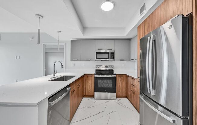 2 beds, 2 baths, 901 sqft, $2,861, Unit 606