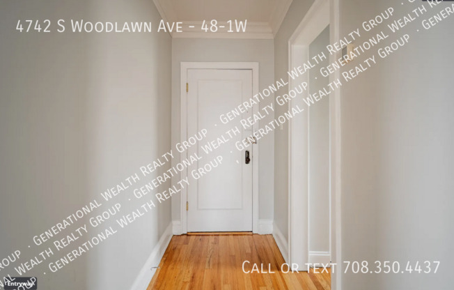 4742 S Woodlawn Ave