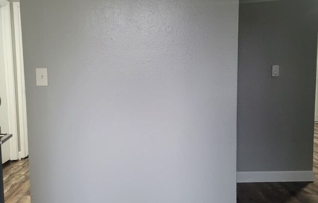 3 beds, 1 bath, 945 sqft, $1,700, Unit 1326 M4