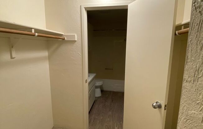 2 beds, 1.5 baths, 1,100 sqft, $1,697, Unit 1810