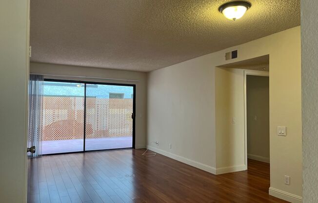 466-462 RIVERDALE DR.