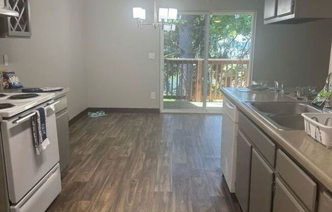 2 beds, 2 baths, 1,070 sqft, $1,675, Unit 12-202